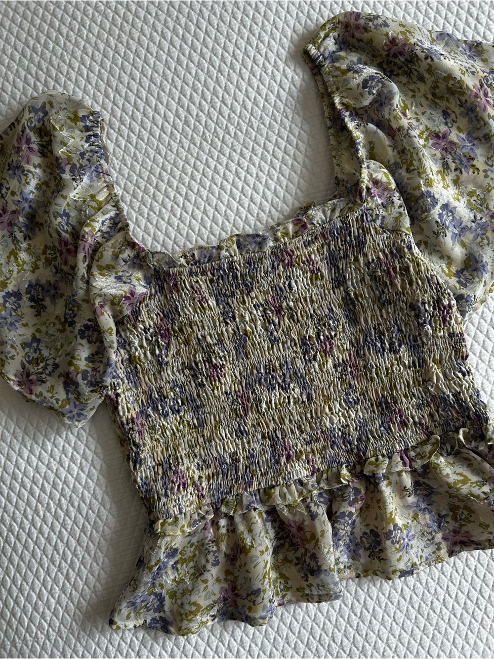 ASTR | Smocked Floral Puff-Sleeve Crop Top